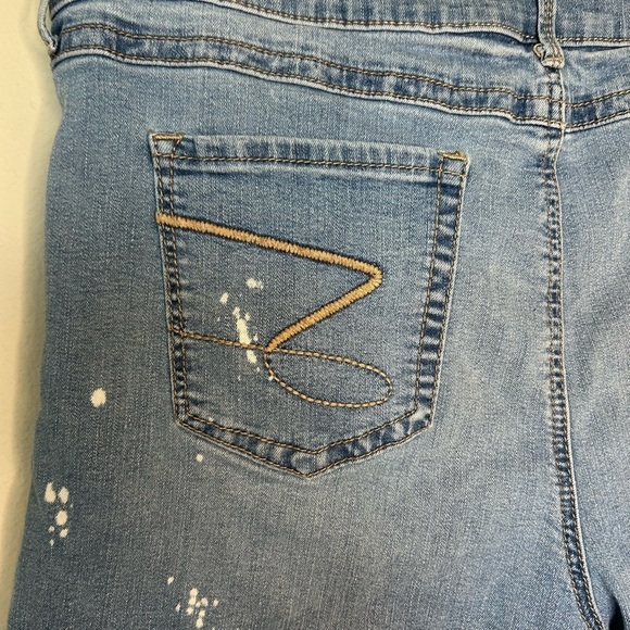 Seven7 Jean Shorts Womens Size 16 Blue Sexy Relaxed Cuffed BleachDots Button Fly - Picture 6 of 14